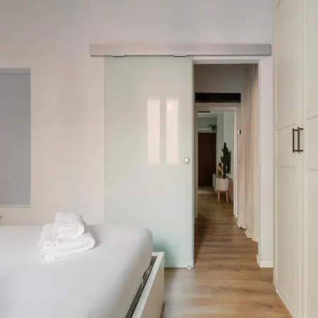 Guesthost - Bright -pasteur M1 アパート ミラノ