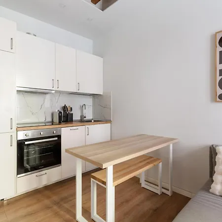 Guesthost - Bright -pasteur M1 アパート