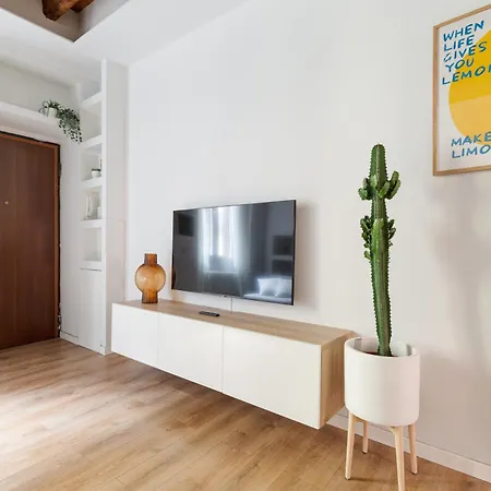 Guesthost - Bright -pasteur M1 ミラノ