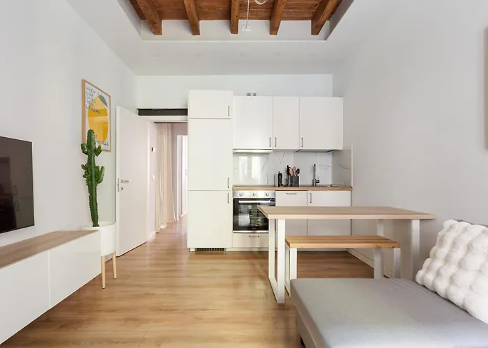 Guesthost - Bright -pasteur M1 Apartment *